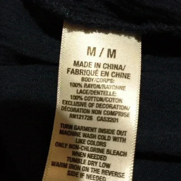 Cape Juby women's medium romper NWT navy with white flowers lightweight - Picture 4 of 7